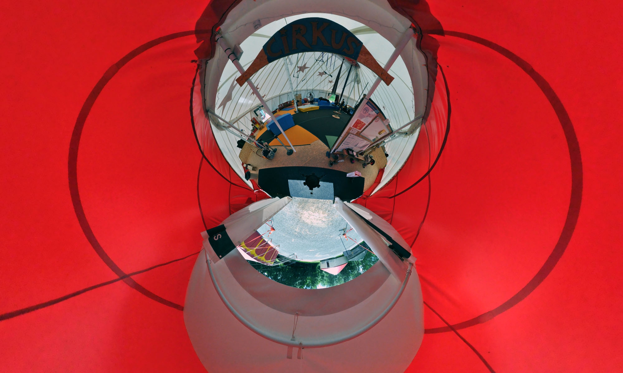 cirque_little_planet_06