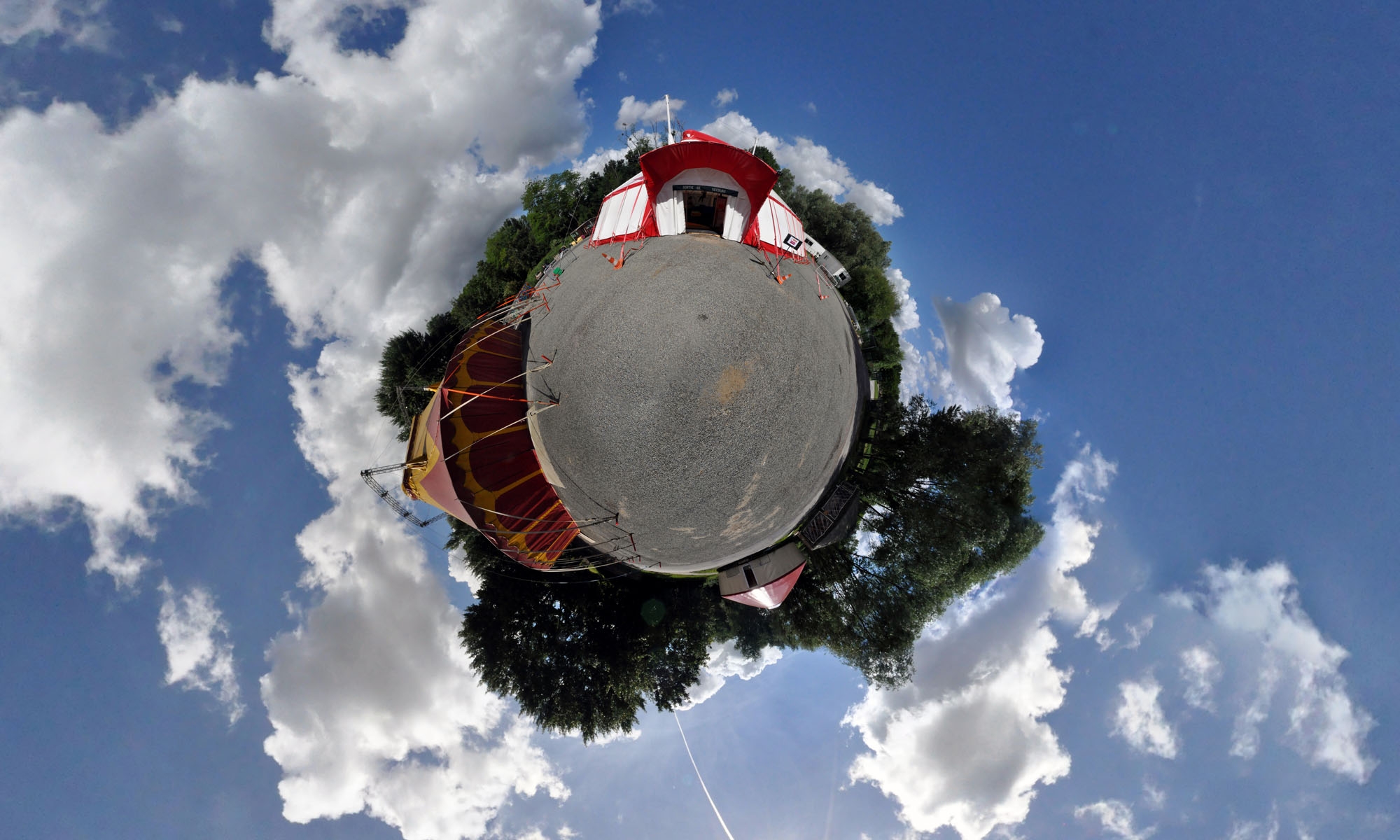 cirque_little_planet_02