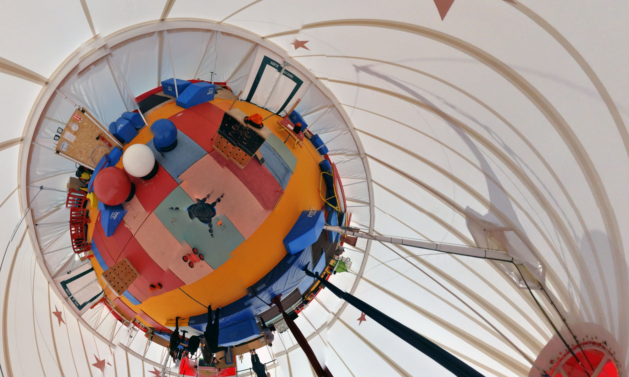 cirque_little_planet_03