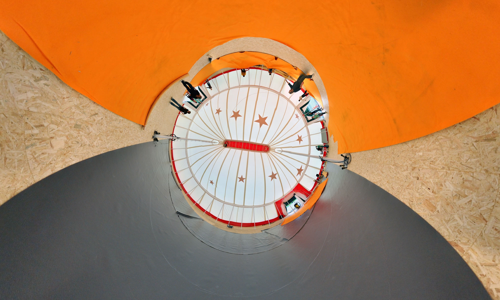 cirque_little_planet_05