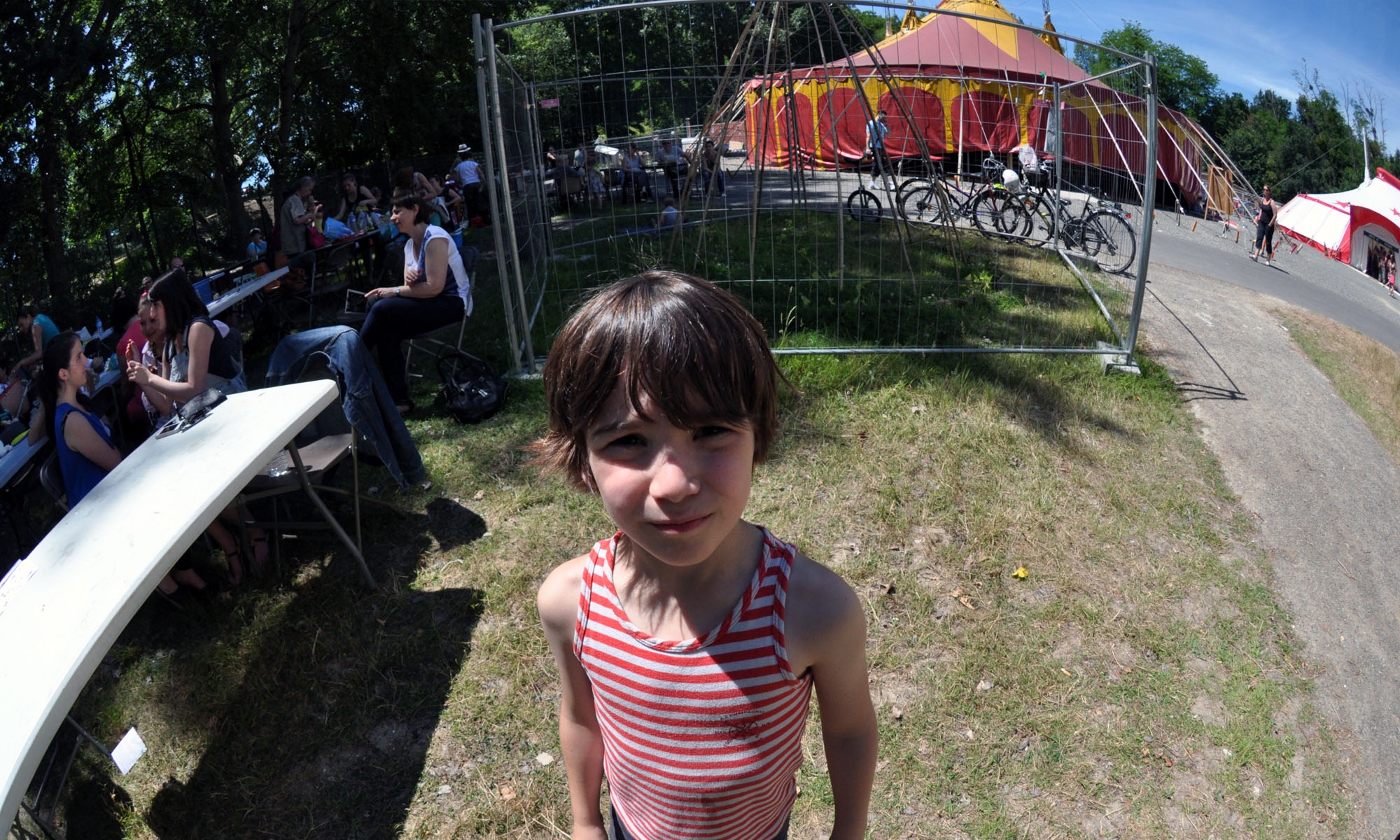 cirque_public_03_ext